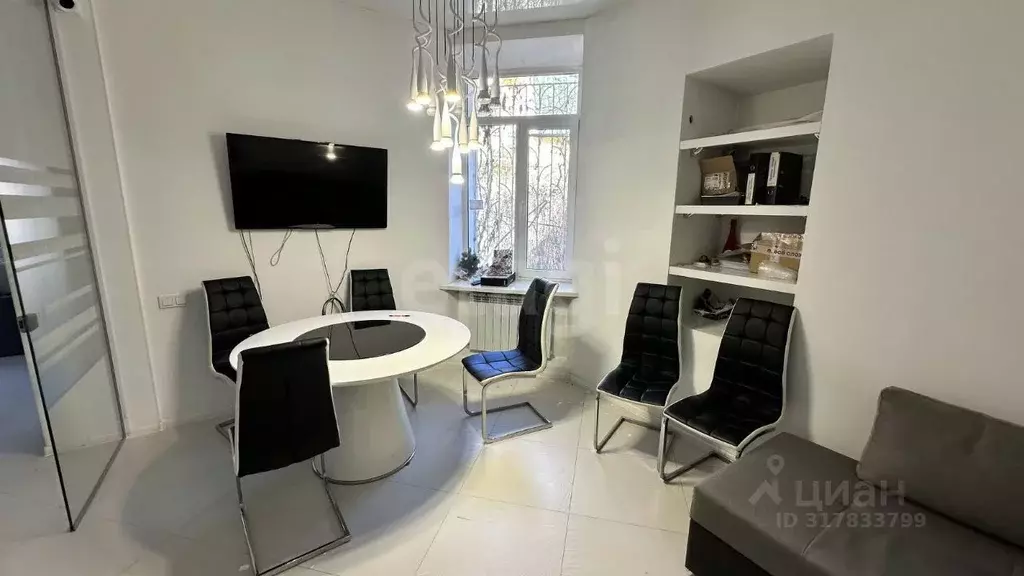 Офис в Крым, Симферополь ул. Желябова (82 м) - Фото 1