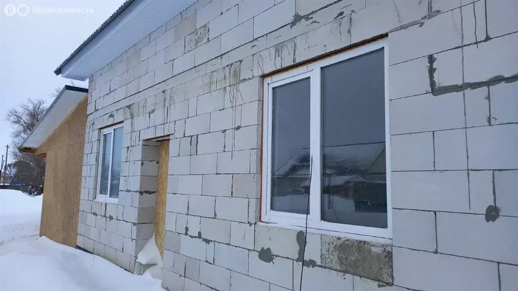 Дом в Николаевский район, Канадейское сельское поселение, село Канадей ... - Фото 0