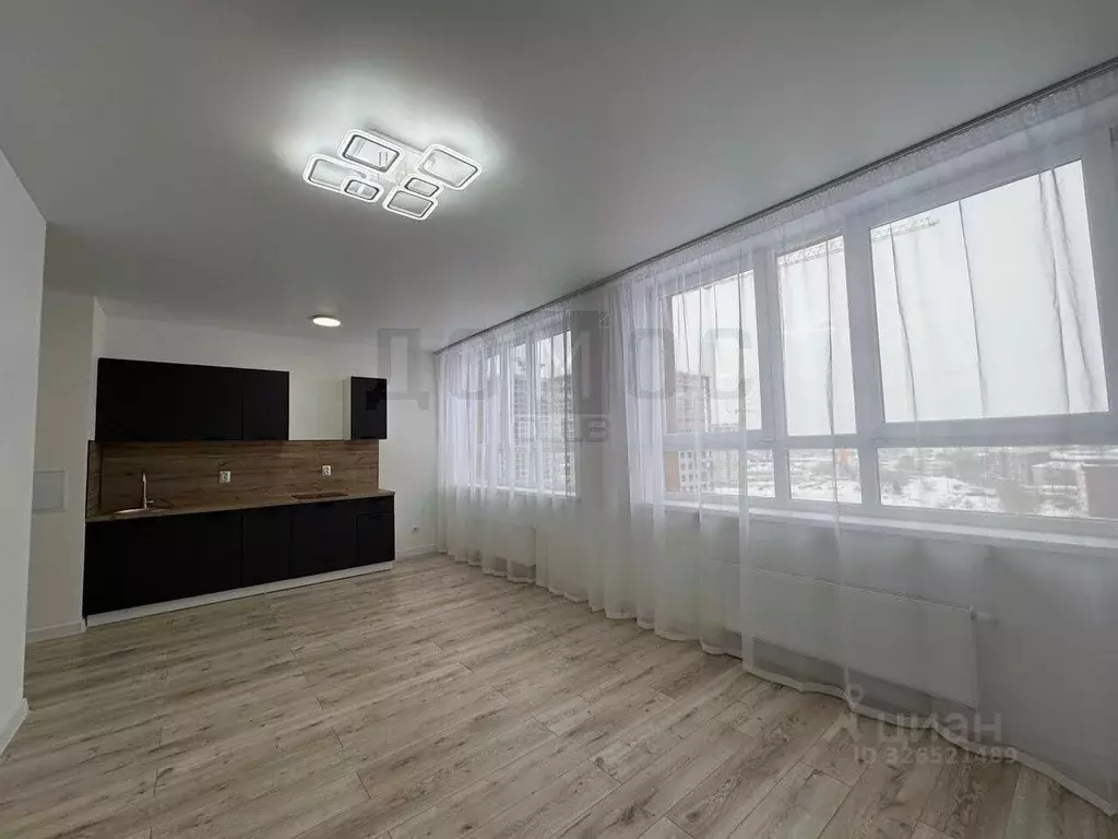 Студия Свердловская область, Екатеринбург ул. Монтерская, 8/2 (30.4 м) - Фото 1