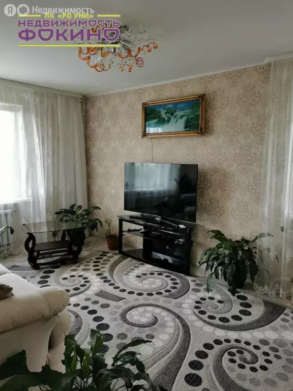 3-комнатная квартира: Большой Камень, улица Маслакова, 22 (62.7 м) - Фото 1