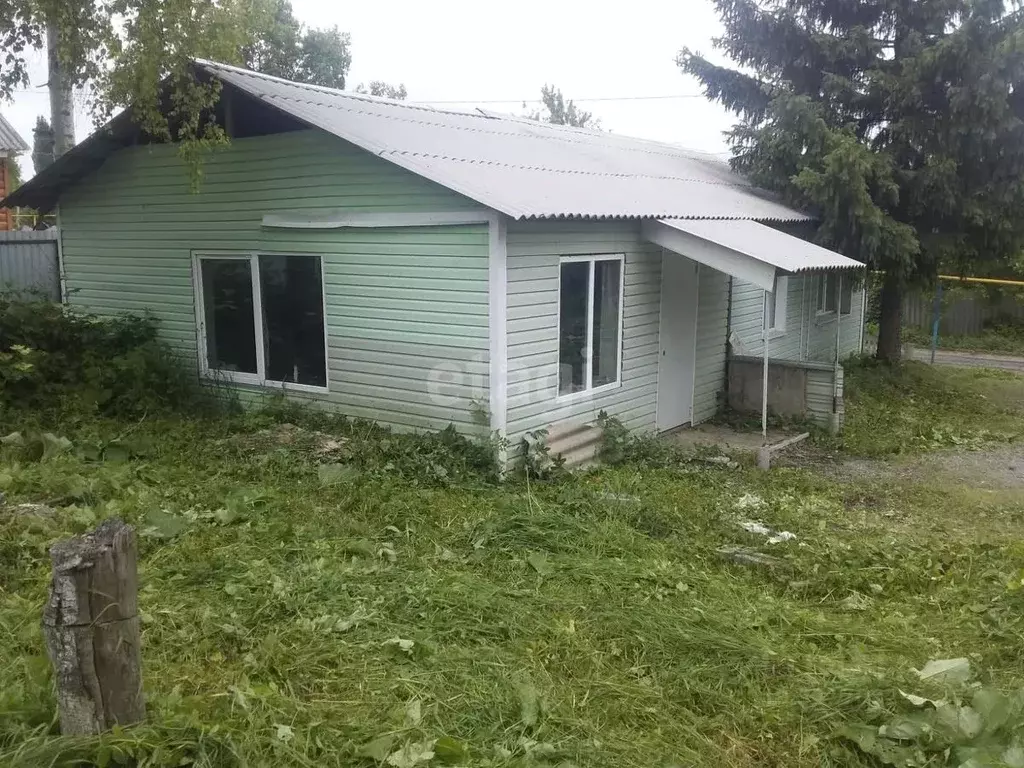 Дом в Белгородская область, Корочанский район, Погореловское с/пос, с. ... - Фото 1