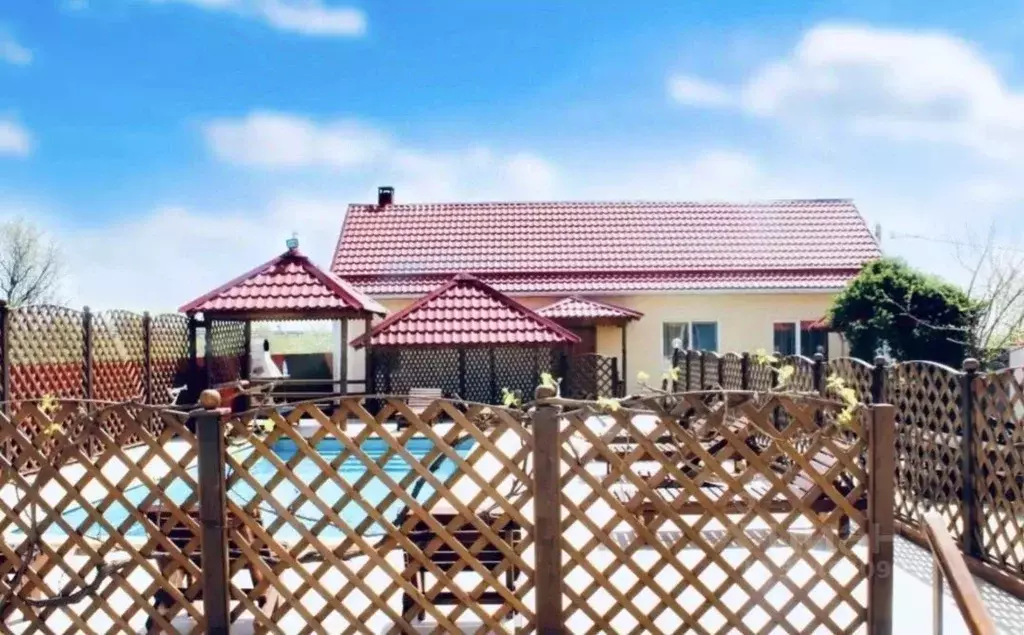 Дом в Краснодарский край, Темрюкский район, Ахтанизовское с/пос, пос. ... - Фото 2