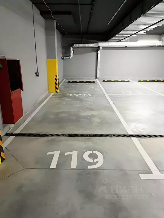 Гараж в Московская область, Одинцово ул. Маршала Жукова, 23к1 (30 м) - Фото 1