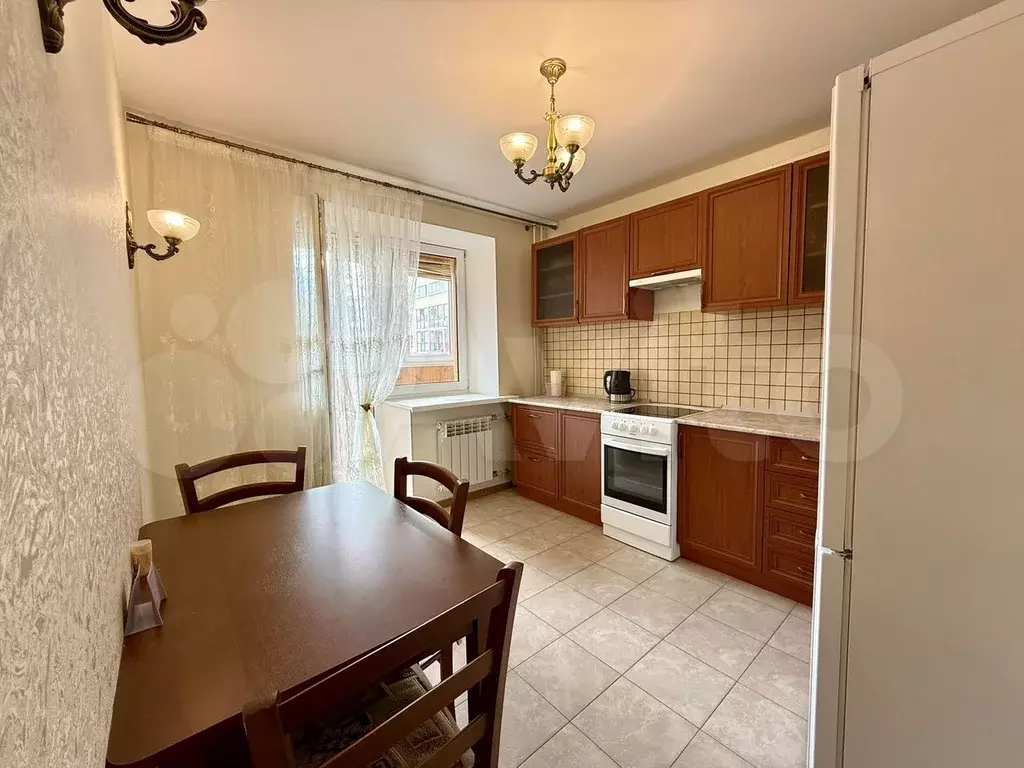 1-к. квартира, 45 м, 4/10 эт. - Фото 0