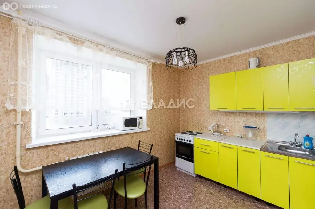 2-комнатная квартира: Тобольск, 15-й микрорайон, 23 (58.1 м) - Фото 2