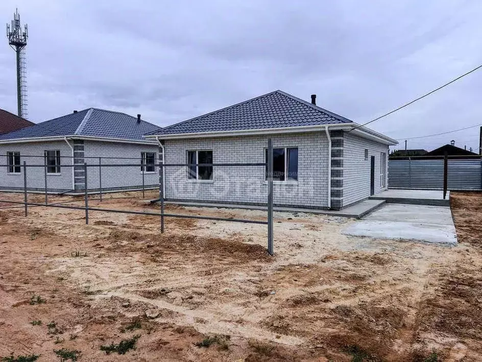 Дом в Волгоградская область, Городище рп ул. Вязов, 45 (100 м) - Фото 1