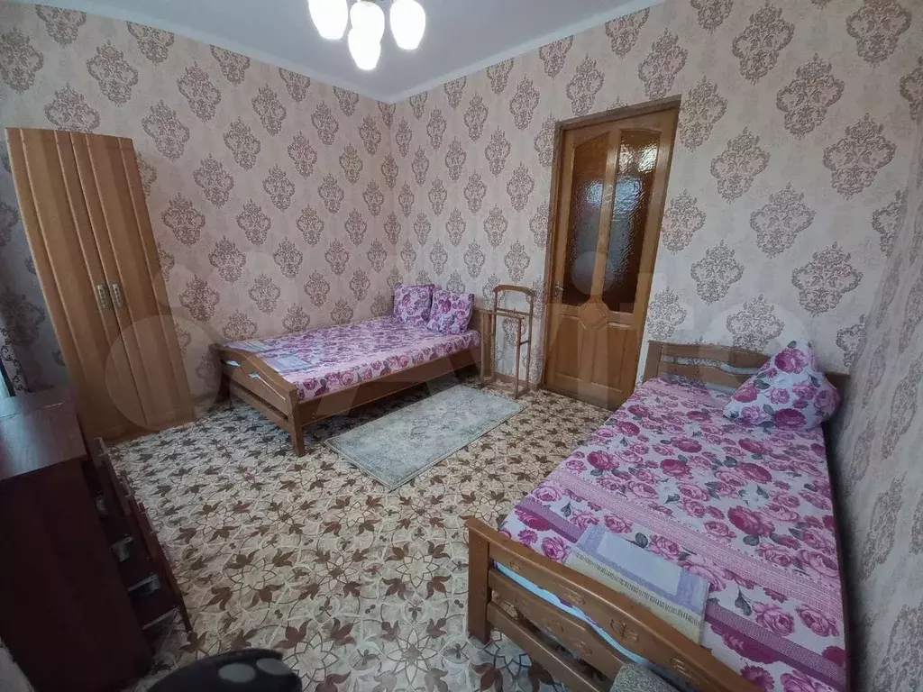 Комната 32 м в 1-к., 2/2 эт. - Фото 1