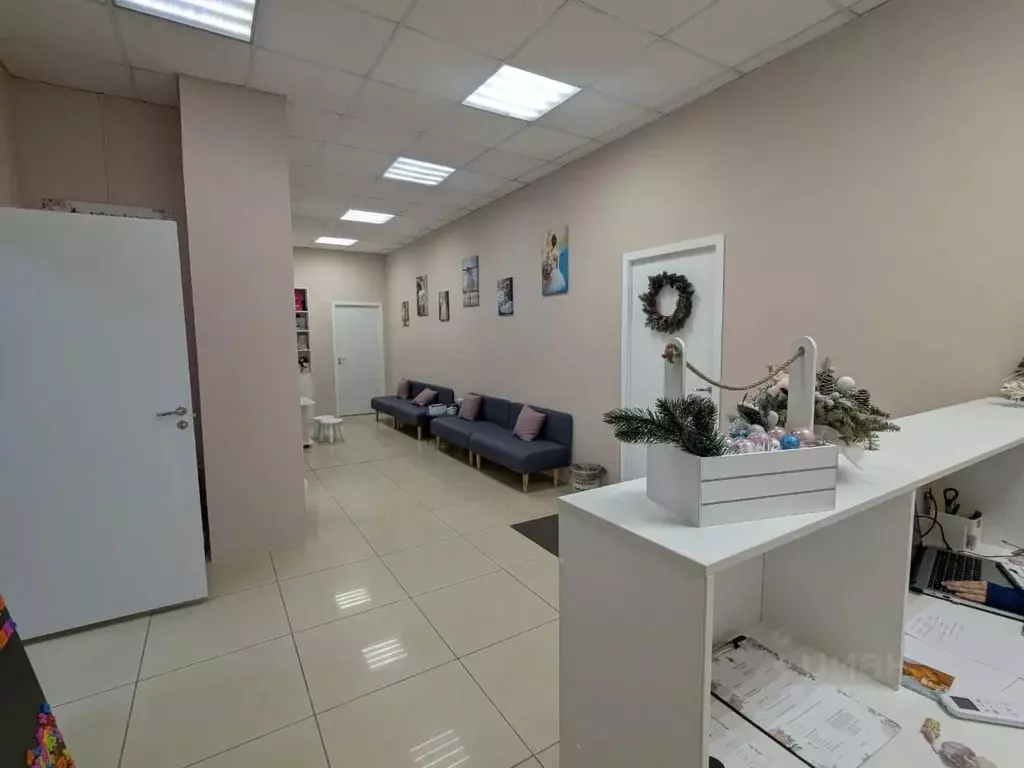 Помещение свободного назначения в Алтайский край, Барнаул просп. ... - Фото 2