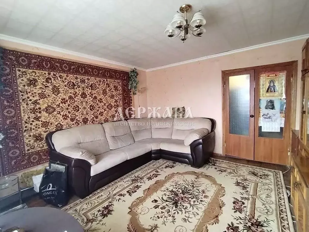 3-к кв. Белгородская область, Старый Оскол Молодогвардеец мкр, 17 ... - Фото 1