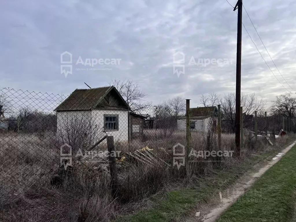 Дом в Волгоградская область, Волгоград Нефтяник СНТ,  (10 м) - Фото 1