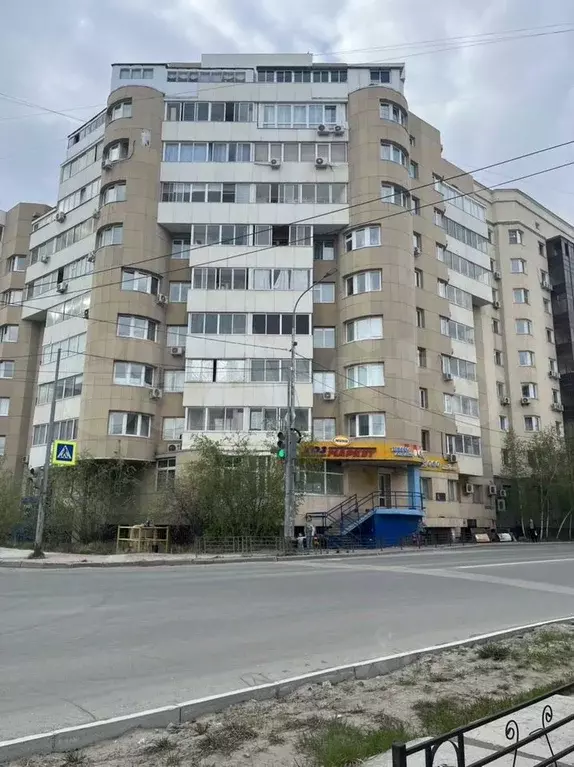 4-к кв. Саха (Якутия), Якутск ул. Ярославского, 28 (129.0 м) - Фото 0