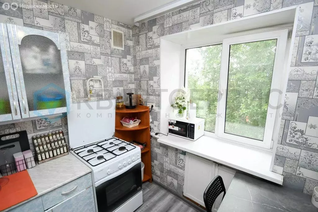 2-комнатная квартира: Омск, Революционная улица, 11 (44 м) - Фото 0