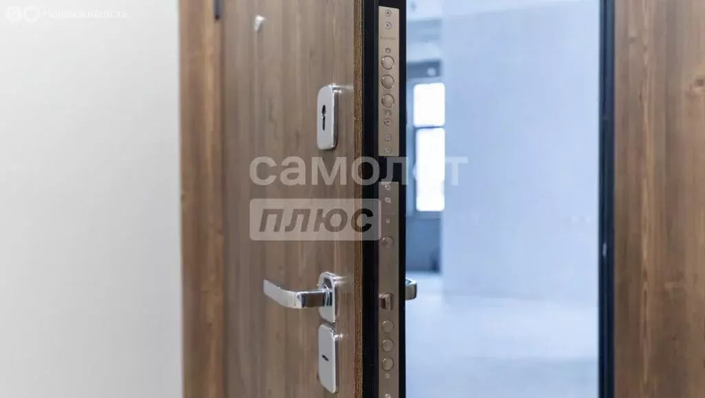 1-комнатная квартира: Екатеринбург, улица Мельникова, 2 (51.9 м) - Фото 2