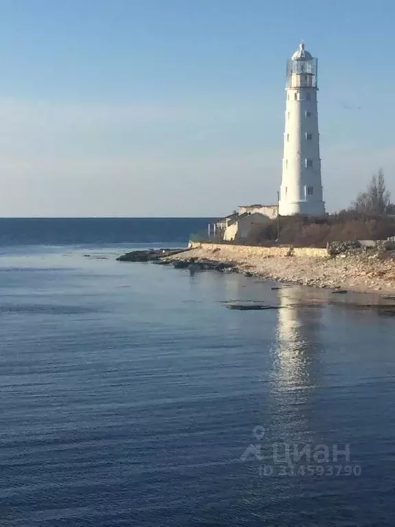 Участок в Крым, Черноморский район, Оленевское с/пос, с. Оленевка ул. ... - Фото 1