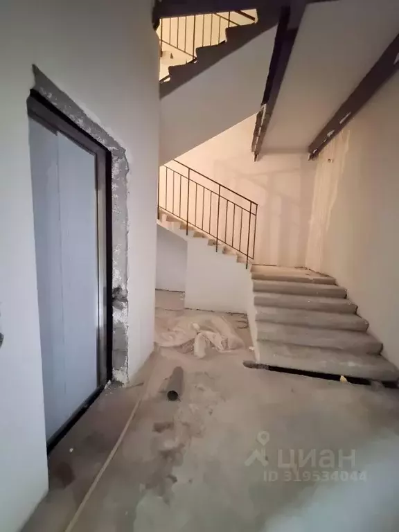 2-к кв. Хакасия, Абакан ул. Кирова, 120 (42.0 м) - Фото 1