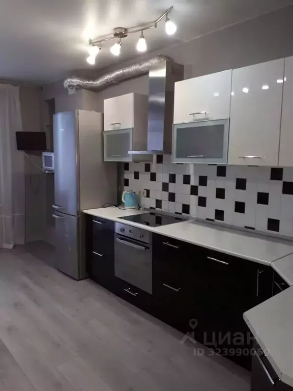 2-к кв. Свердловская область, Екатеринбург ул. Бабушкина, 45 (83.1 м) - Фото 2