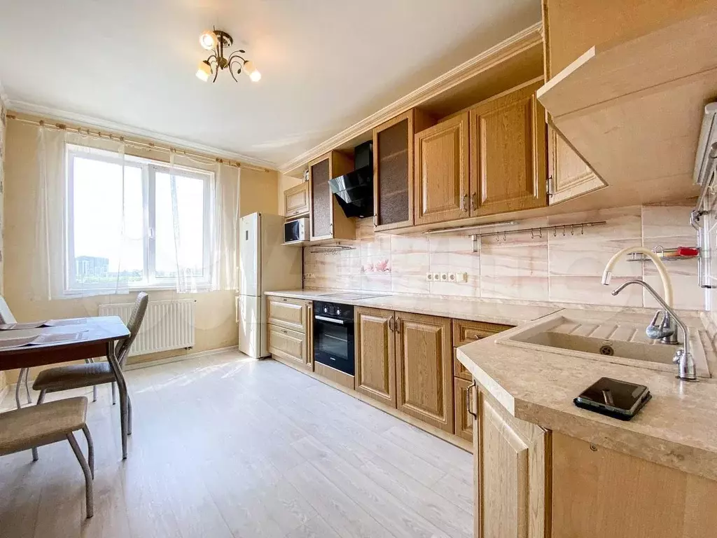 1-к. квартира, 54 м, 3/9 эт. - Фото 0