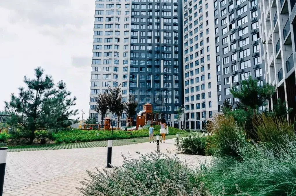 2-к кв. Астраханская область, Астрахань ул. Бехтерева, 2В (67.3 м) - Фото 1