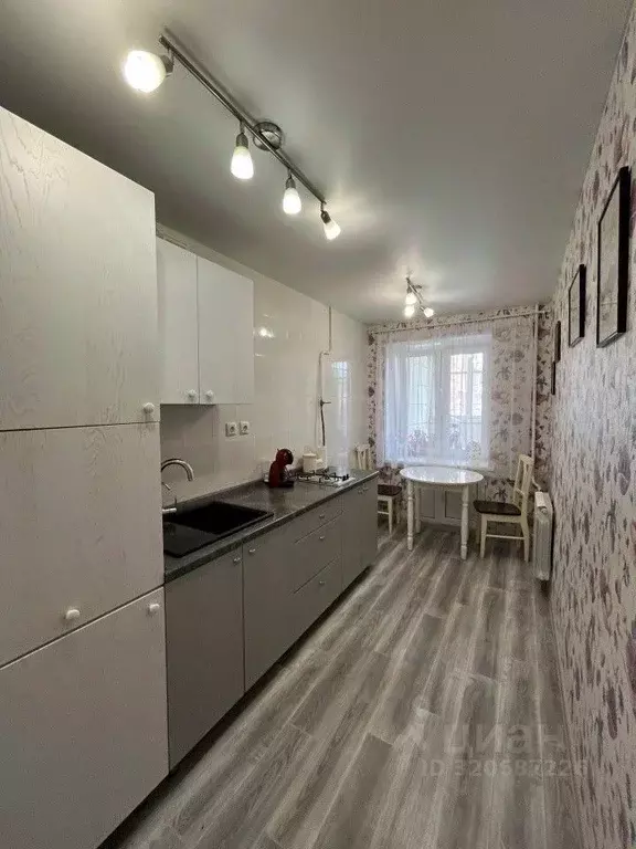 1-к кв. Свердловская область, Екатеринбург ул. Сурикова, 31 (36.0 м) - Фото 0