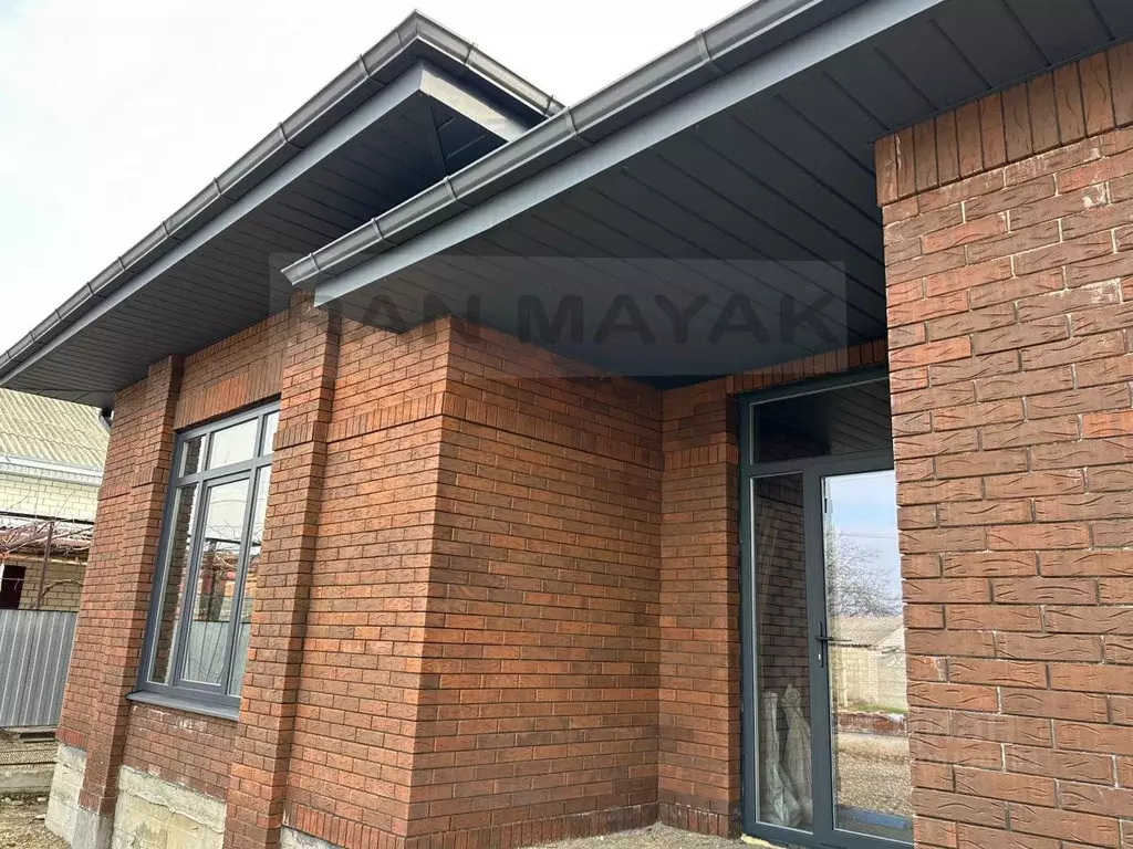 Дом в Адыгея, Майкоп городской округ, пос. Западный ул. Центральная, ... - Фото 1