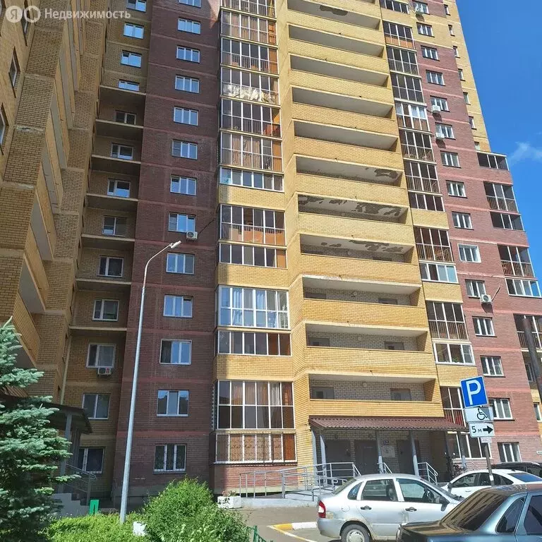 3-комнатная квартира: Казань, улица Тыныч, 1 (80.6 м) - Фото 1
