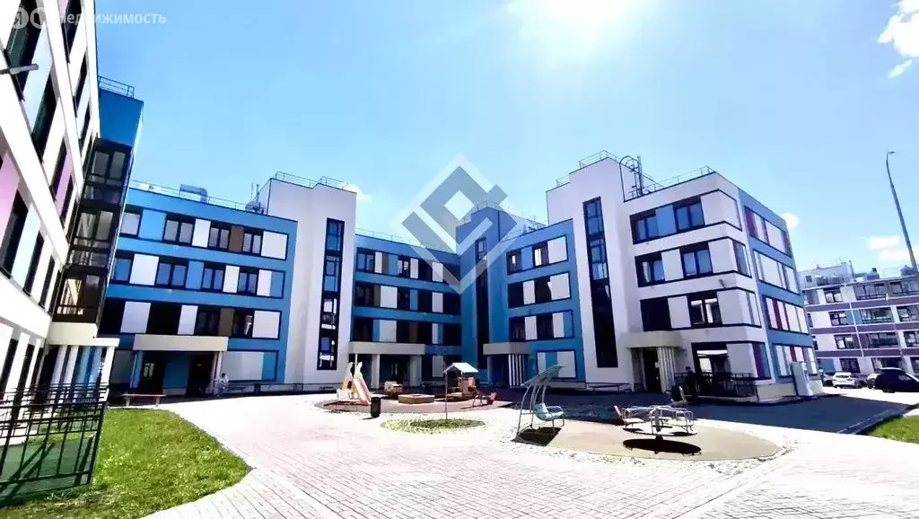 2-комнатная квартира: Пермь, улица Борцов Революции, 1А (70 м) - Фото 1