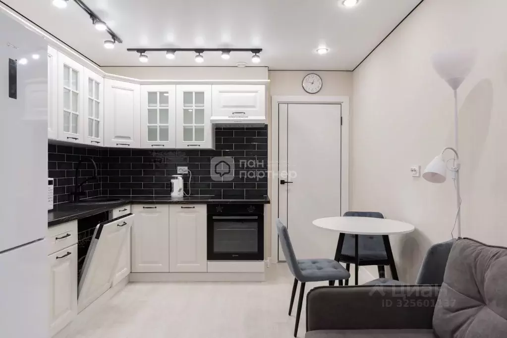 2-к кв. Ленинградская область, Мурино Всеволожский район, ул. ... - Фото 1