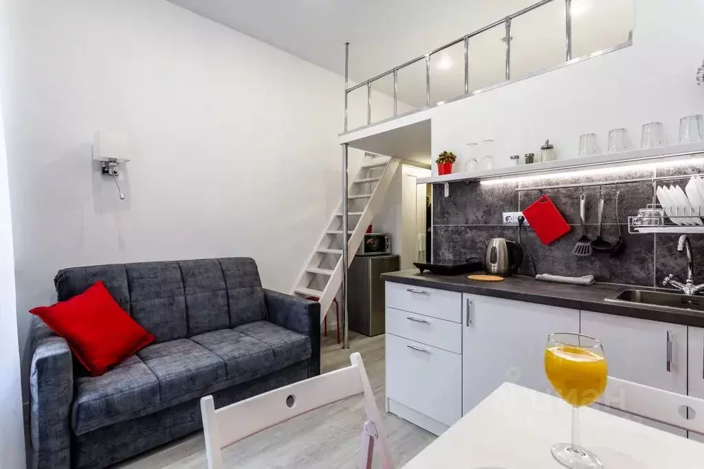 Студия Санкт-Петербург Суворовский просп., 59 (14.0 м) - Фото 1