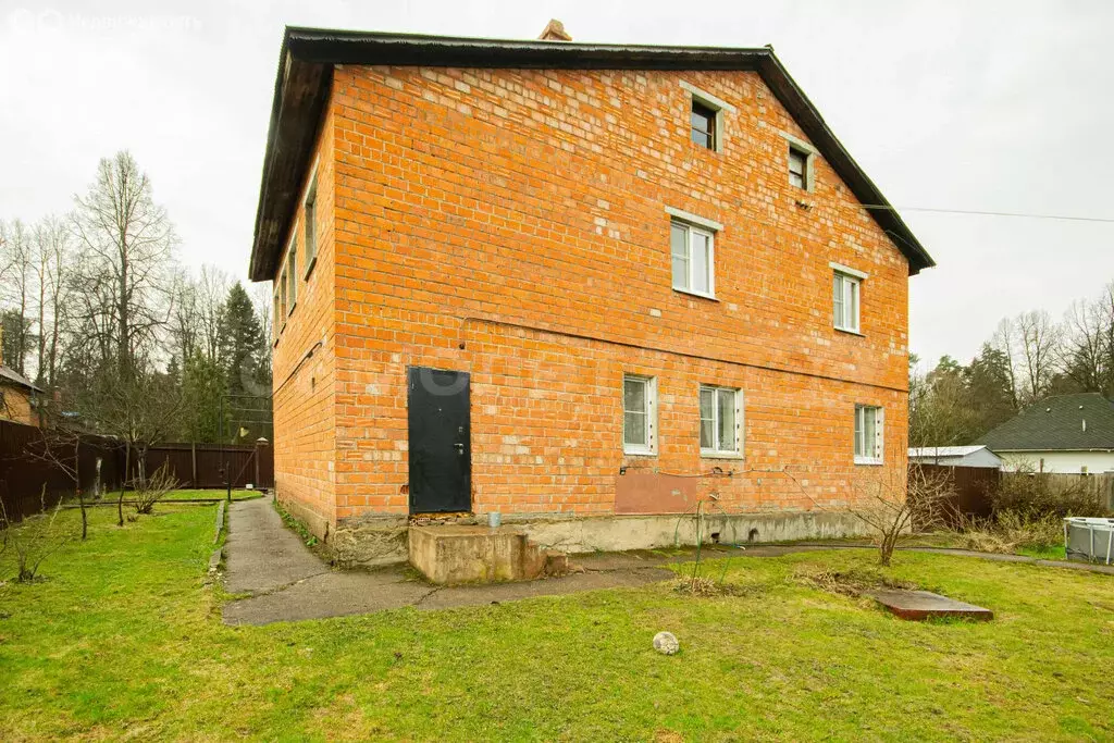 Дом в деревня Алабино, Электрическая улица, 7 (350 м) - Фото 1