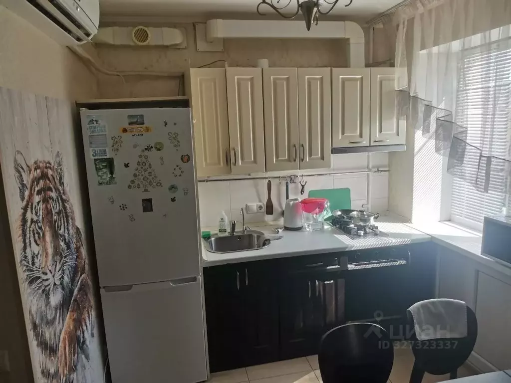 2-к кв. Волгоградская область, Волгоград Комсомольская ул., 18 (47.2 ... - Фото 1