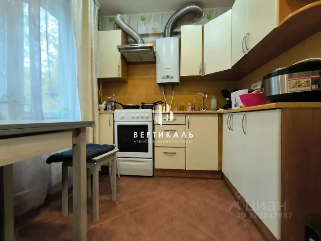 3-к кв. Новгородская область, Великий Новгород ул. Зелинского, 8 (49.0 ... - Фото 1