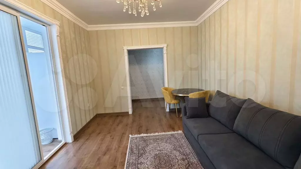 1-к. квартира, 43 м, 4/9 эт. - Фото 1