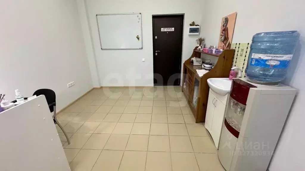 Офис в Краснодарский край, Геленджик ул. Сурикова, 60Б (19 м) - Фото 2