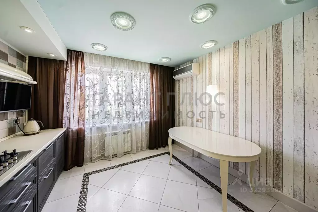 3-к кв. Липецкая область, Липецк бул. Имени Павла Шубина, 13 (91.0 м) - Фото 1