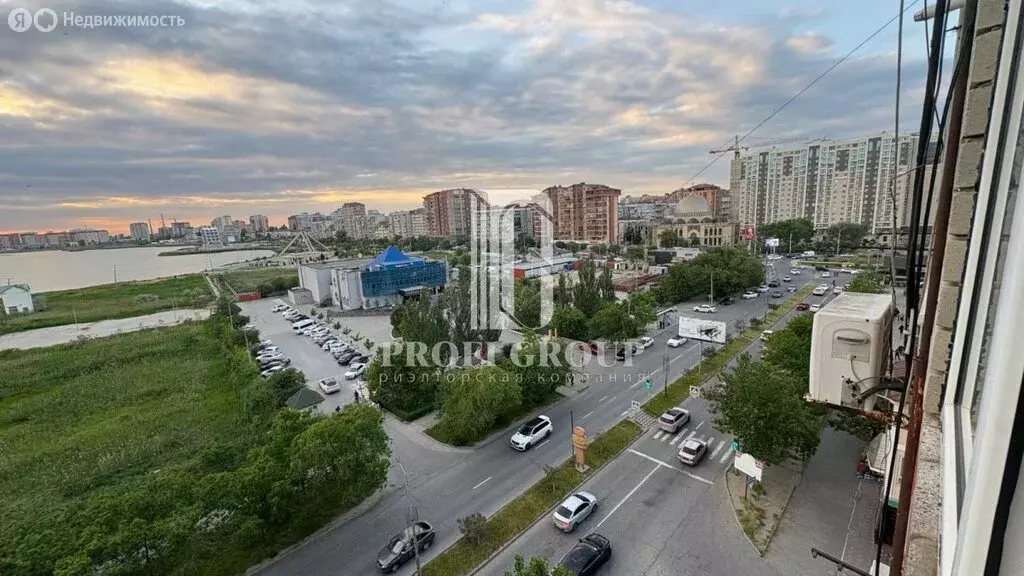 2-комнатная квартира: Махачкала, улица Хаджи Булача, 7 (85 м) - Фото 1
