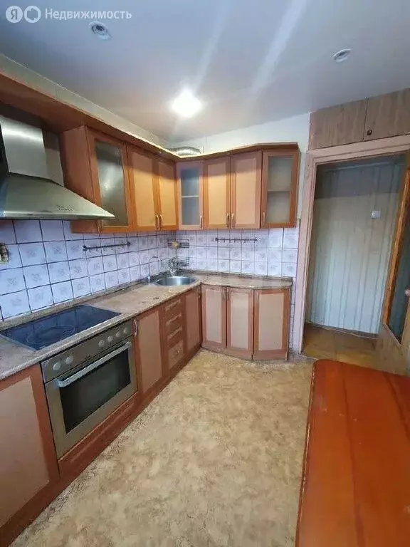 3-комнатная квартира: Киров, Ленинский район, улица Азина, 5 (64.8 м) - Фото 1