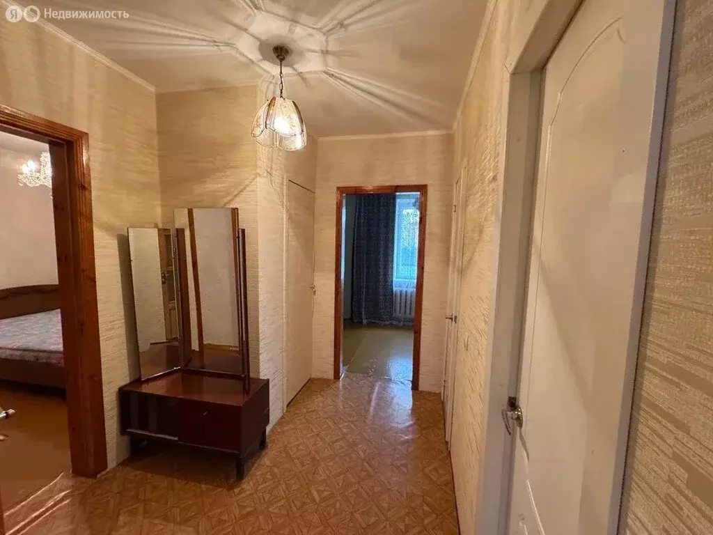 3-комнатная квартира: Каменск-Шахтинский, переулок Башкевича, 117 (61 ... - Фото 1