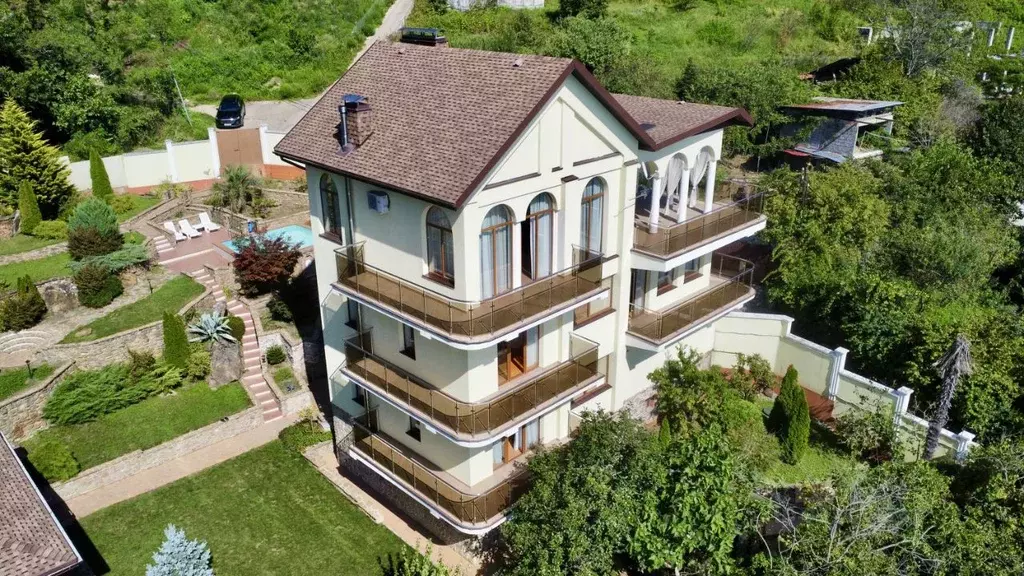 Дом в Краснодарский край, Сочи Малый Ахун мкр, ул. Светлая (360 м) - Фото 0