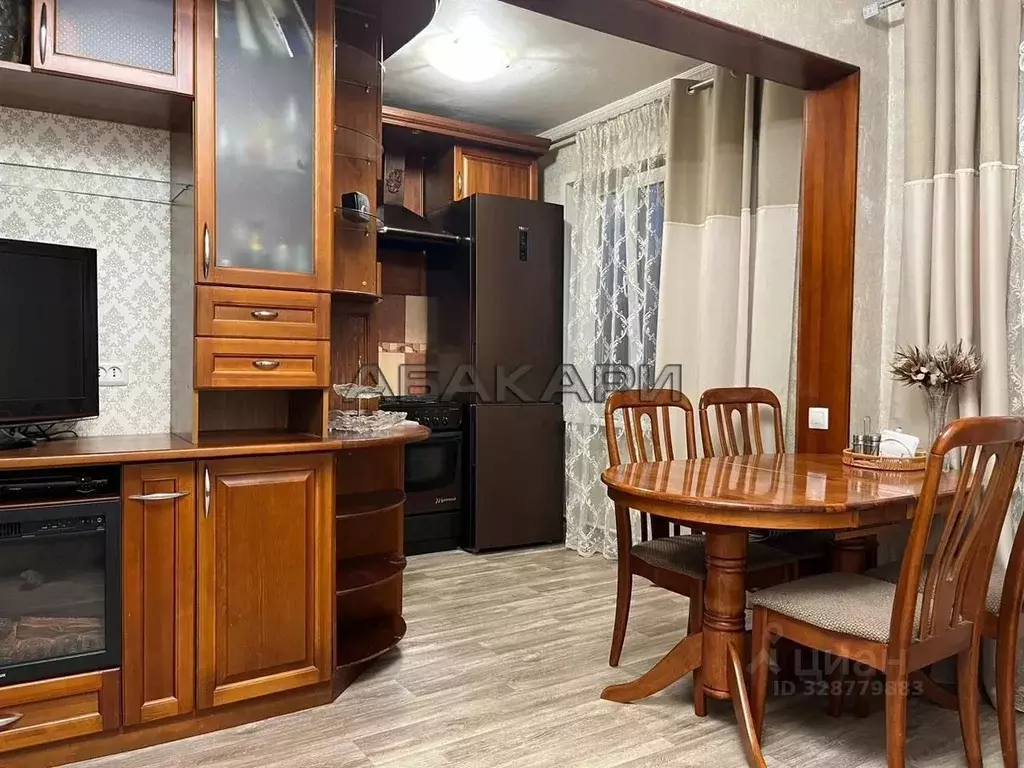 3-к кв. Красноярский край, Красноярск ул. Республики, 44 (72.0 м) - Фото 2