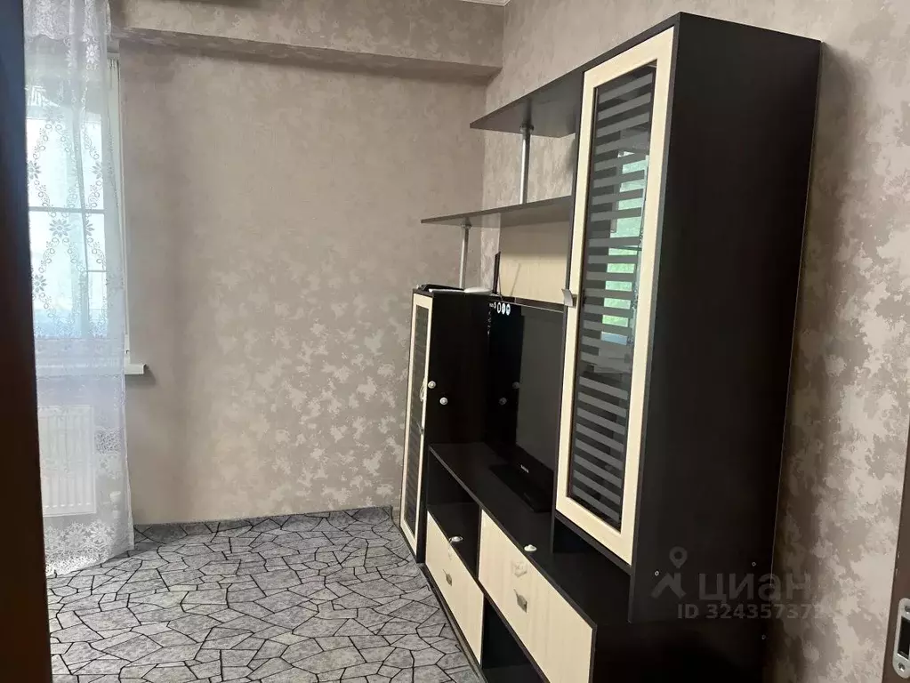 2-к кв. Адыгея, Тахтамукайский район, Яблоновский пгт ул. Гагарина, ... - Фото 2