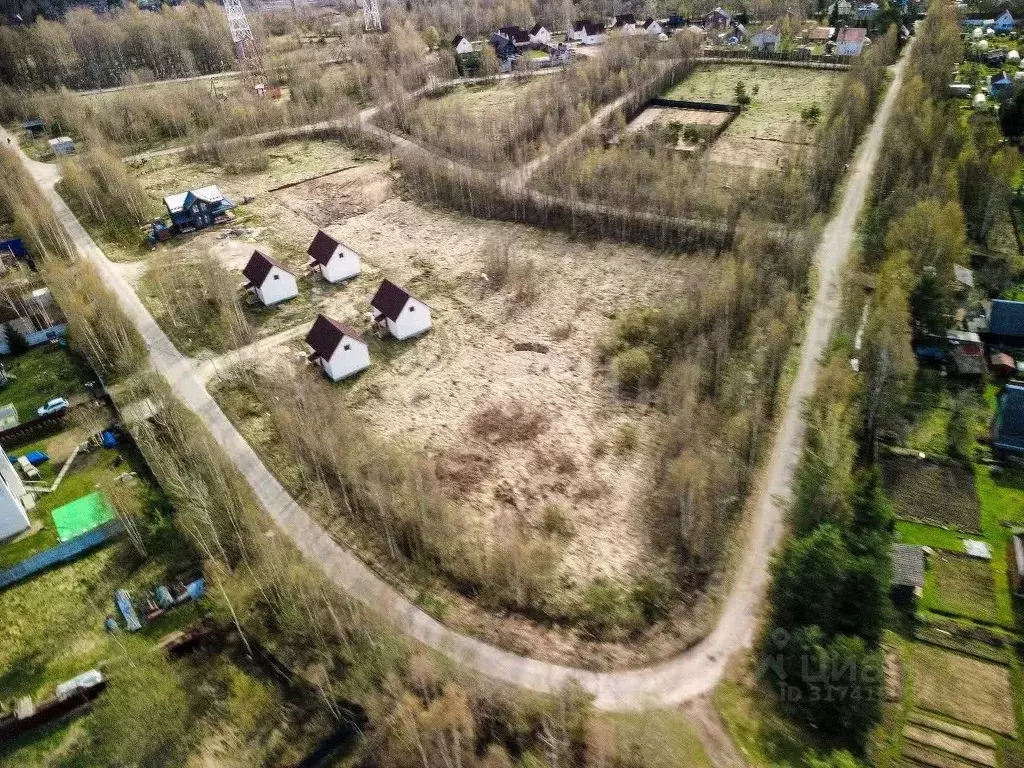 Участок в Ленинградская область, Кировский район, Павловское городское ... - Фото 0