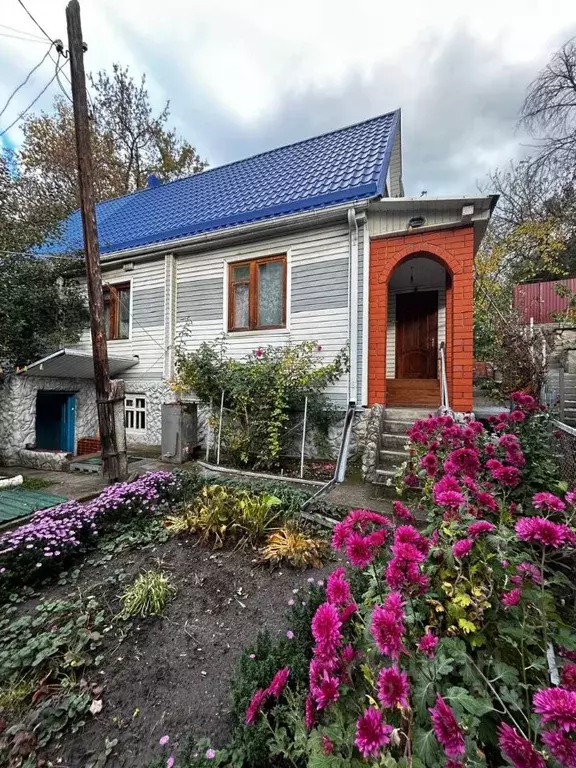 Дом в Воронежская область, Лиски Комсомольская ул., 1А (83 м) - Фото 1