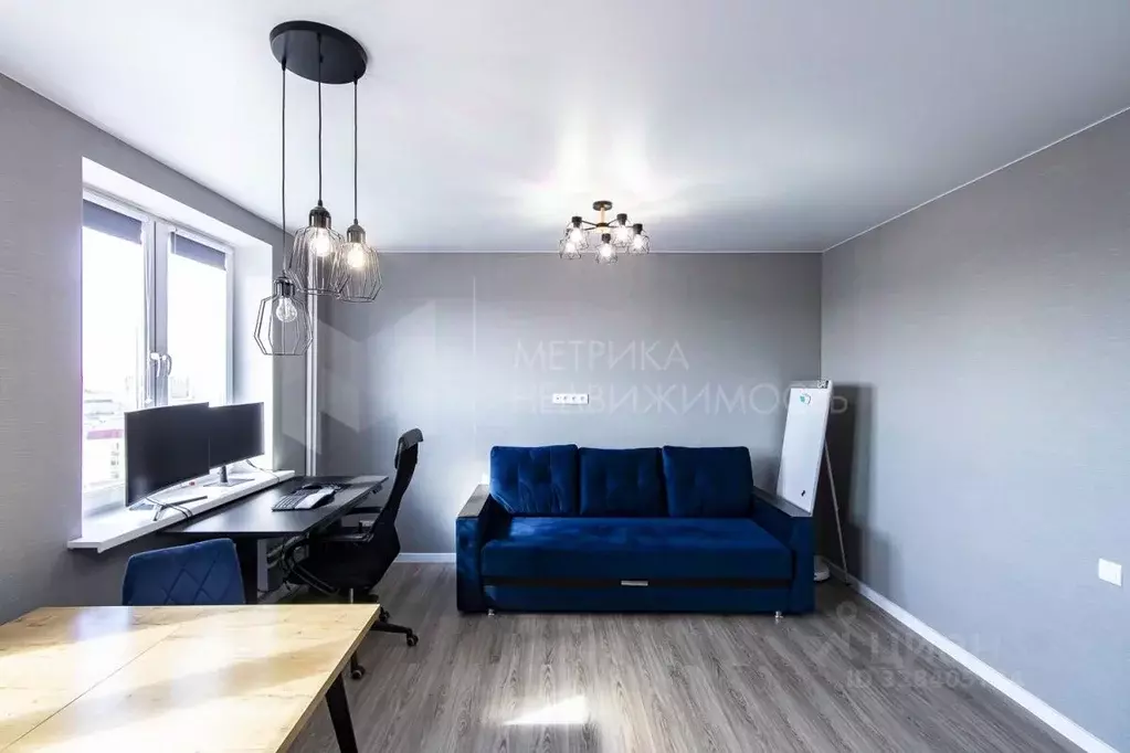 1-к кв. Тюменская область, Тюмень ул. 50 лет Октября, 75к2 (49.1 м) - Фото 1