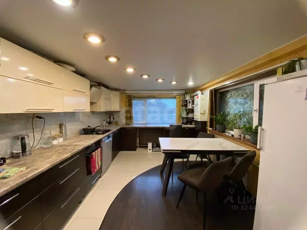 Дом в Костромская область, Галич Озерная ул., 11 (75 м) - Фото 0