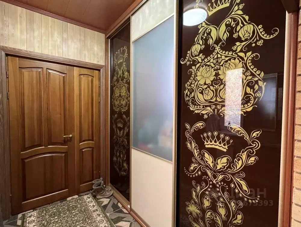 Дом в Омская область, Омск ул. 9-я Любинская, 92 (260 м) - Фото 1