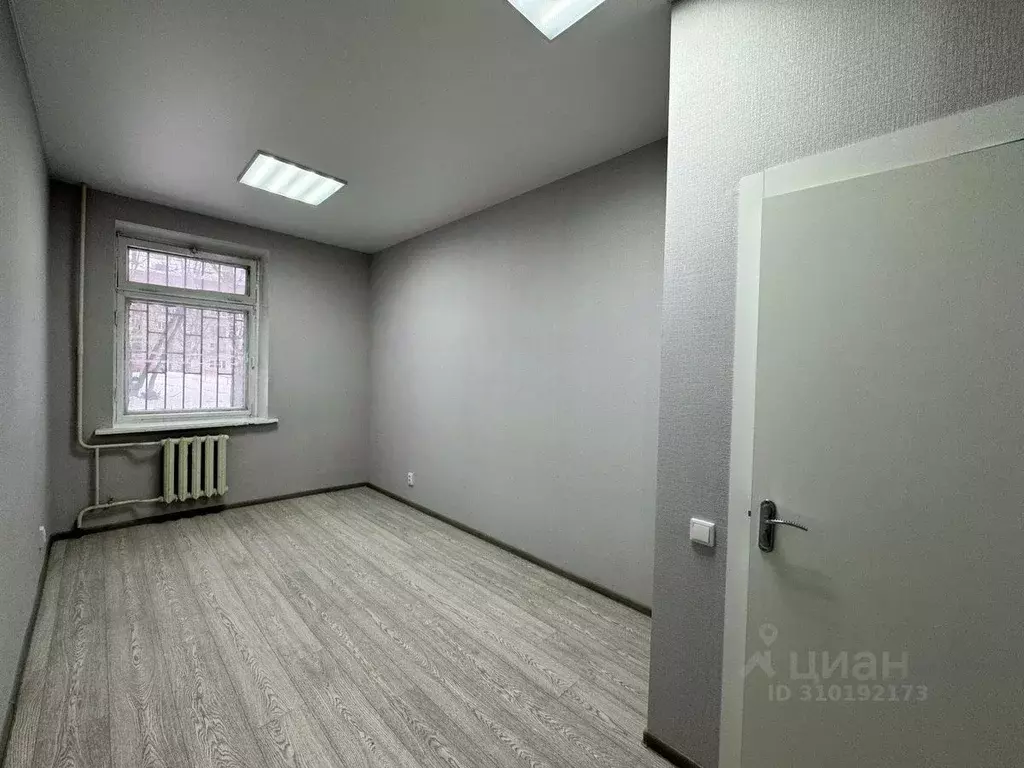 Офис в Кировская область, Киров ул. Красина, 5к1 (15 м) - Фото 0