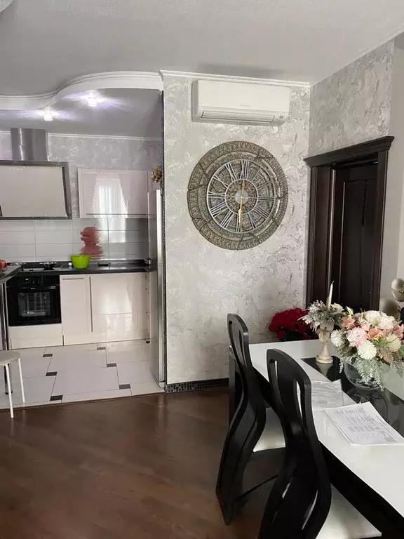 Продается 3-комнатная квартира - Фото 1