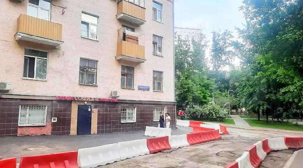 Помещение с окном рядом с метро Красносельская - Фото 1