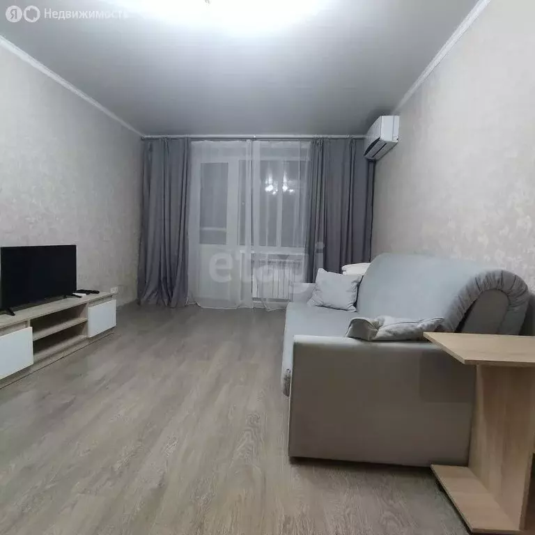 1-комнатная квартира: Саратов, улица имени Сакко и Ванцетти, 17/19 ... - Фото 1