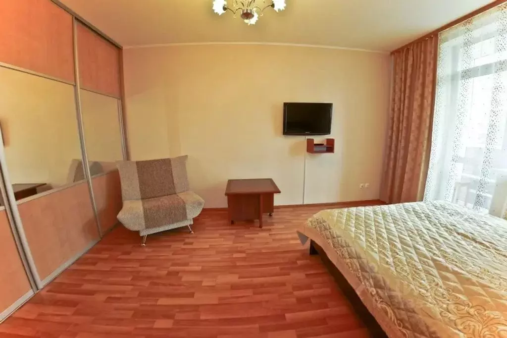 1-к кв. Свердловская область, Екатеринбург ул. Парниковая, 10 (40.0 м) - Фото 0